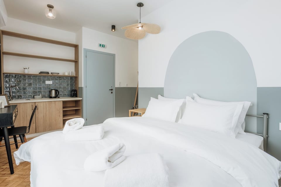 Double Room | Blackout drapes, soundproofing, iron/ironing board, free WiFi