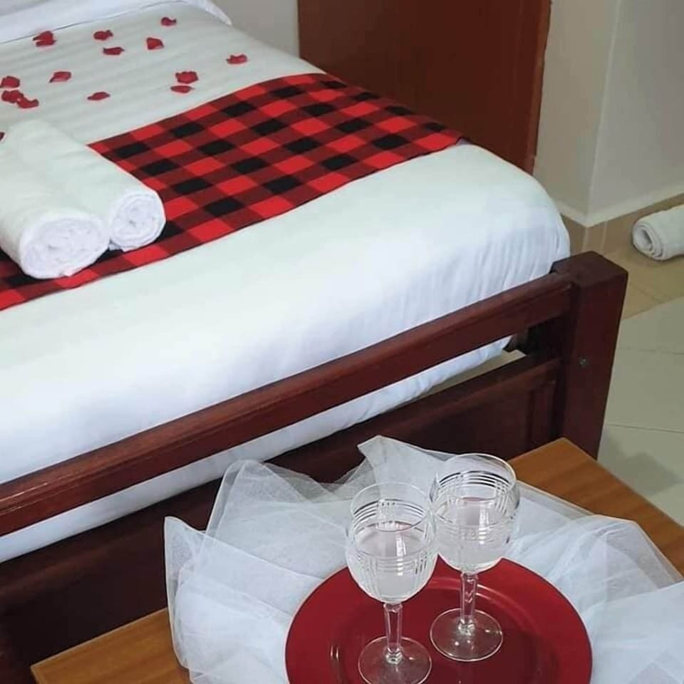 Deluxe Double Room, Garden View | Free WiFi, bed sheets