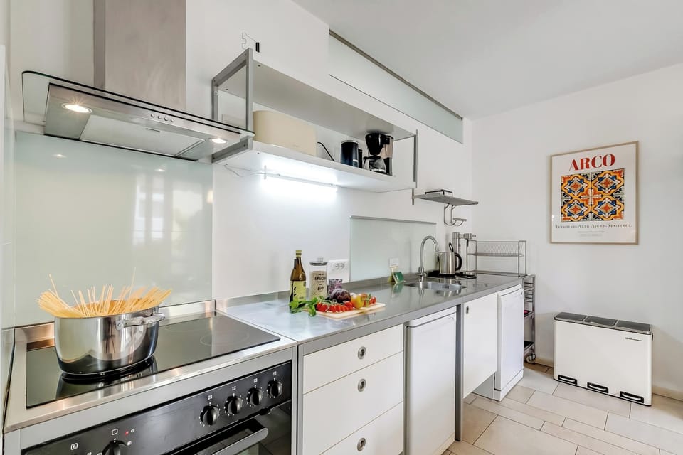 Standard Apartment, 2 Bedrooms, Microwave (Flower House) | Private kitchen