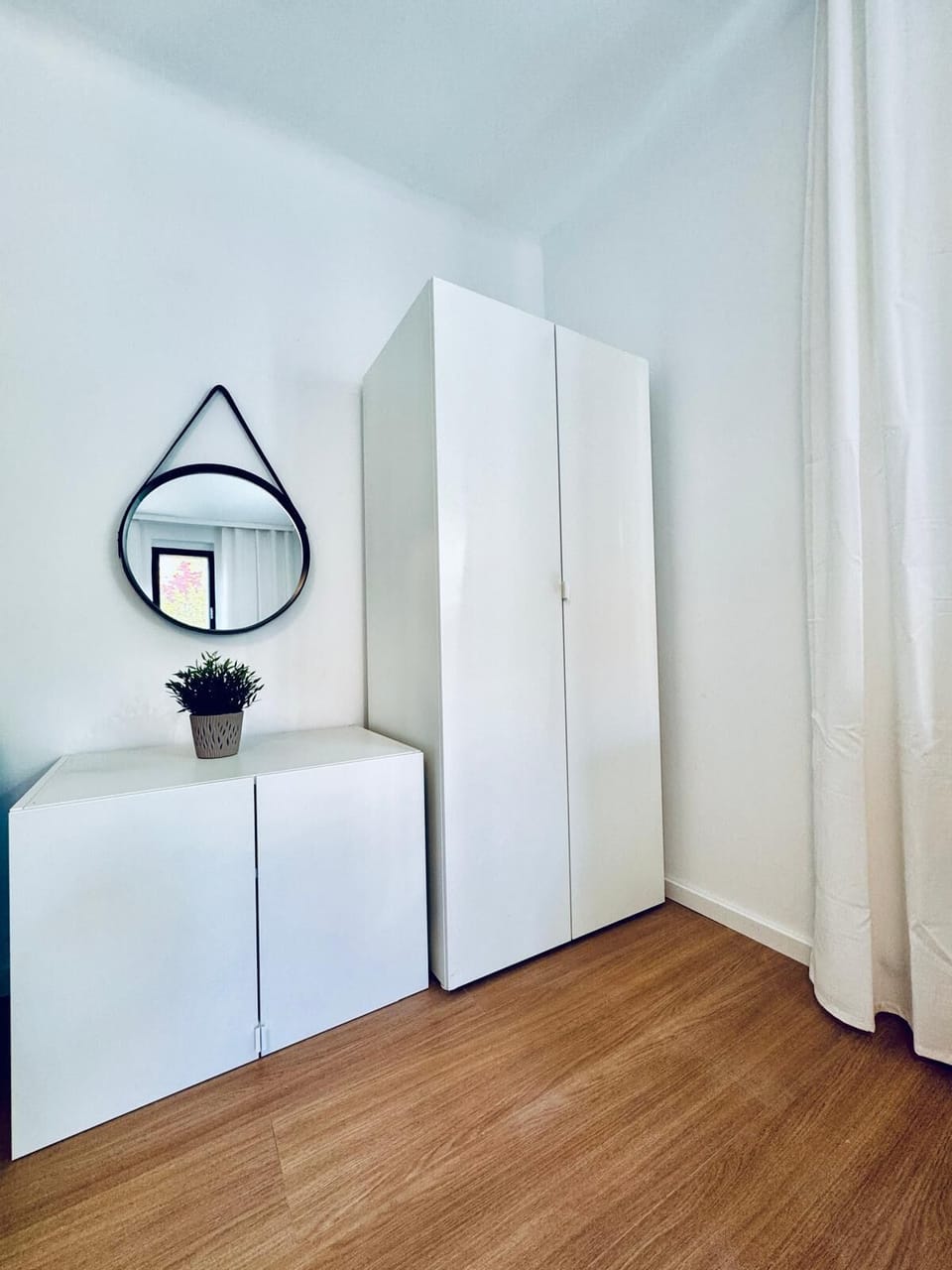 Basic Room | Iron/ironing board, free WiFi