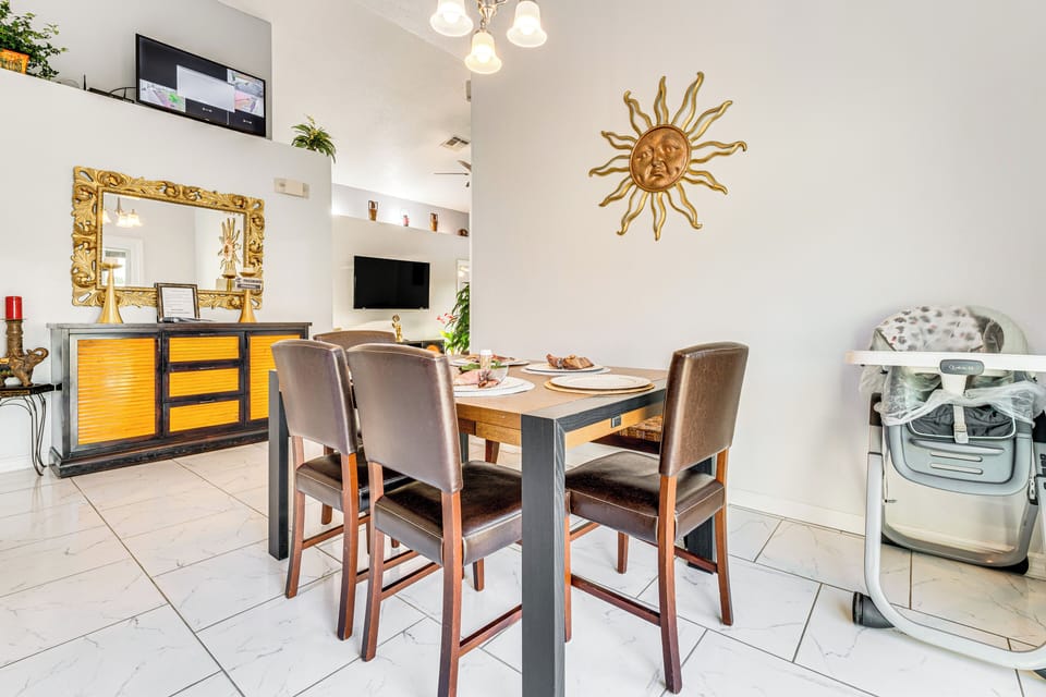 House (3 Bedrooms) | Interior