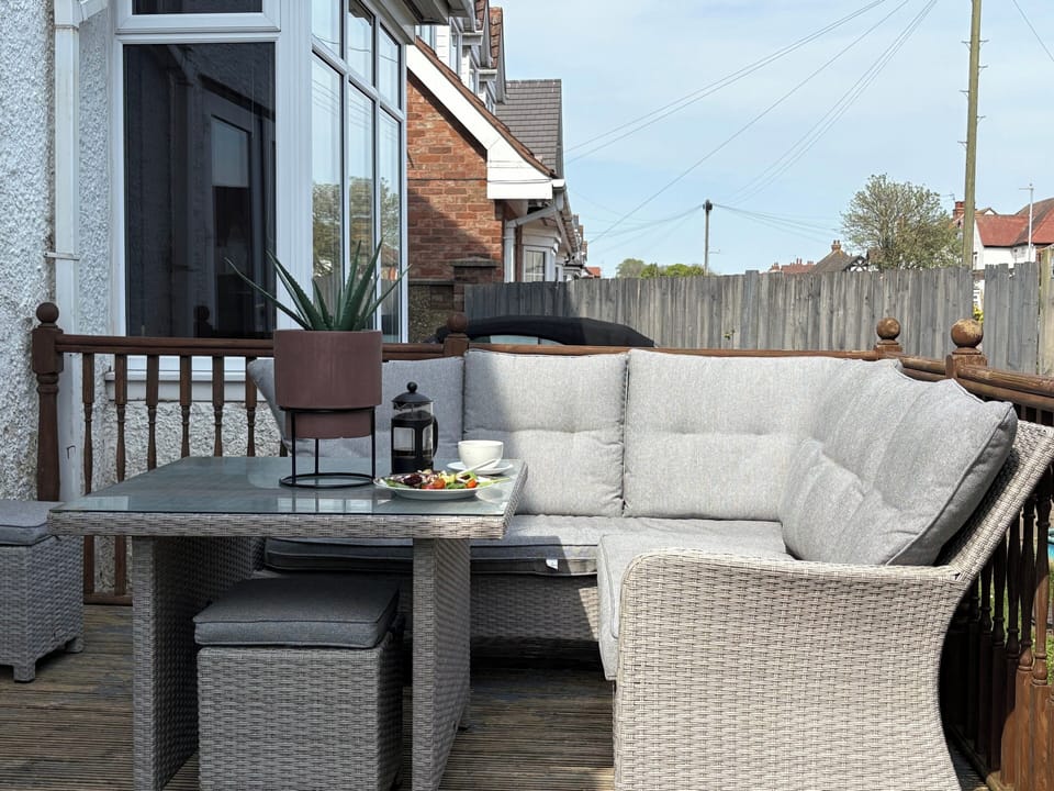 House | Outdoor dining