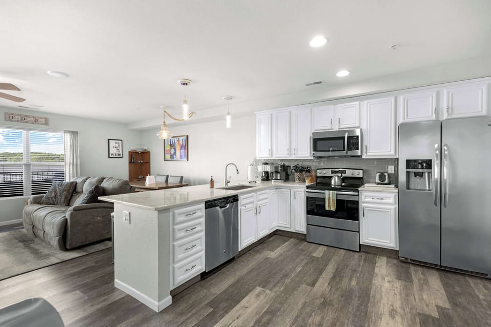 Condo, Multiple Beds, Balcony (Seascape Cove) | Private kitchen | Fridge, microwave, oven, stovetop