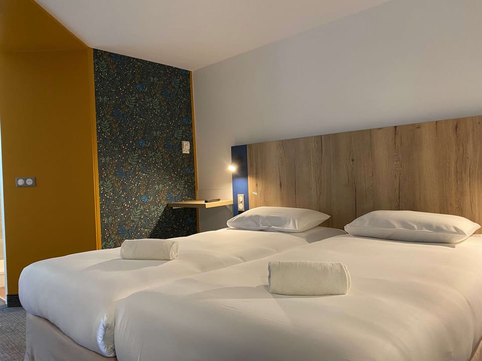 Standard Room, 2 Twin Beds | Desk, blackout drapes, soundproofing, iron/ironing board