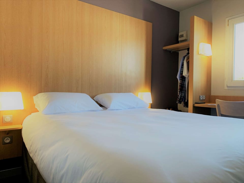 Standard Room, 1 Double Bed | Premium bedding, desk, blackout drapes, soundproofing