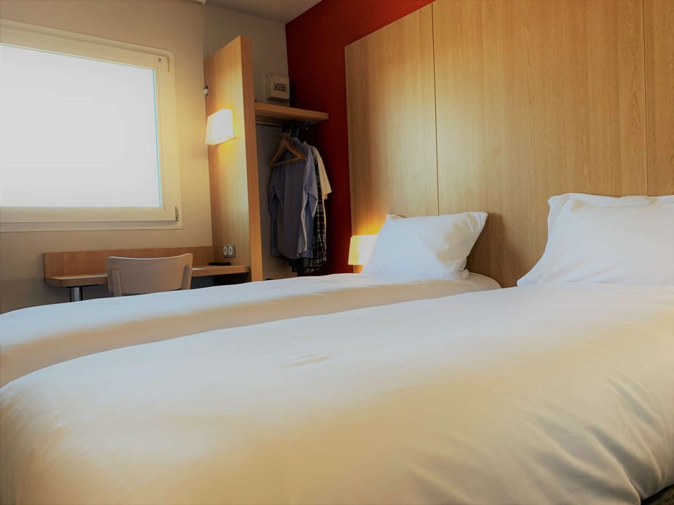 Standard Room, 2 Twin Beds | Premium bedding, desk, blackout drapes, soundproofing
