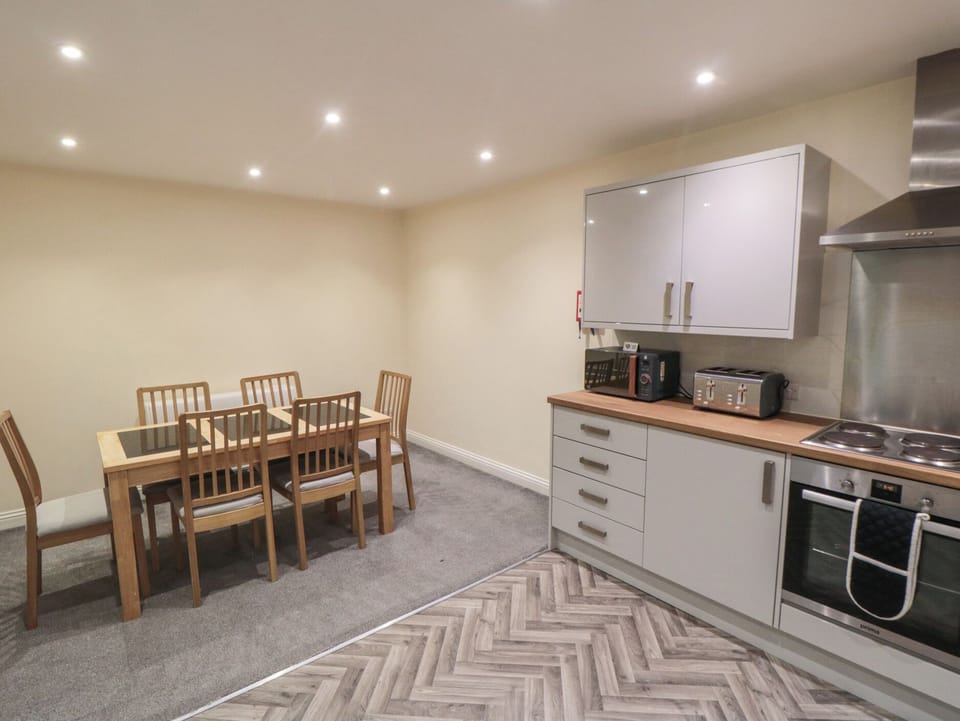 Cottage | Private kitchen | Cookware/dishes/utensils