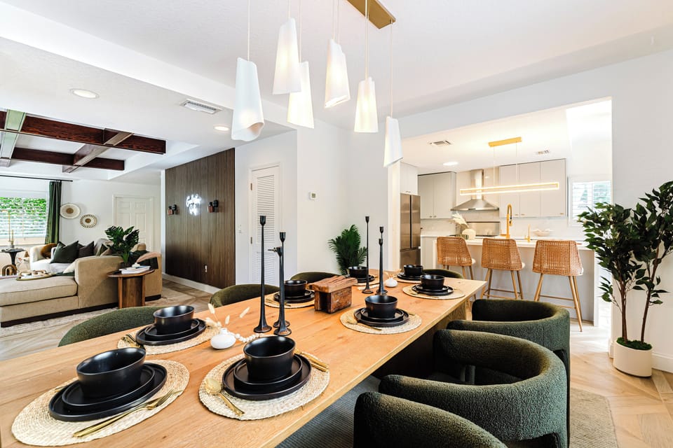 Deluxe House, Multiple Bedrooms, Garden View | Dining room