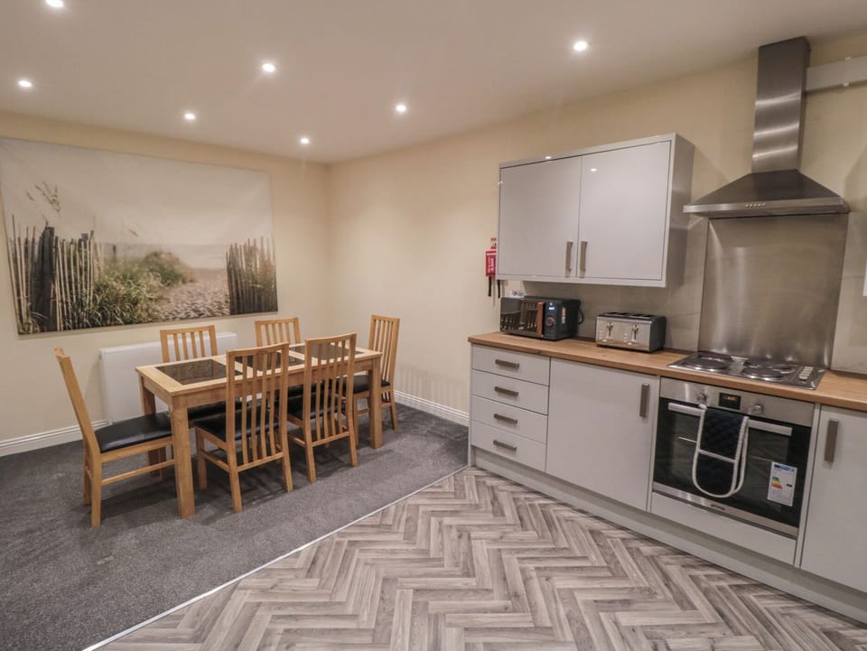 Cottage | Private kitchen | Cookware/dishes/utensils