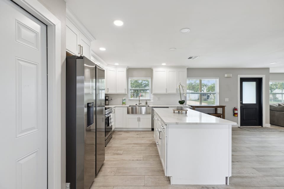 House (3 Bedrooms) | Private kitchen | Fridge, microwave, oven, stovetop