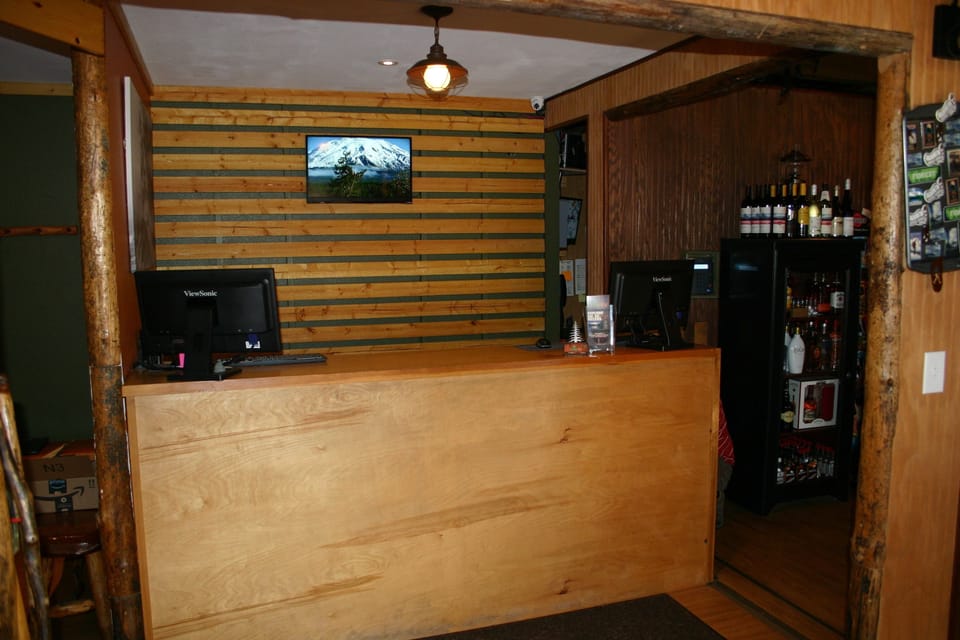 Lone Fir Resort Campground/ 
RV Resort in Washington