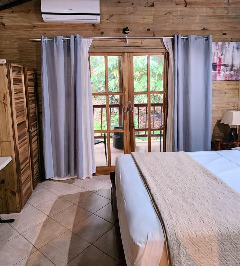 Basic Double or Twin Room | Premium bedding, in-room safe, desk, laptop workspace