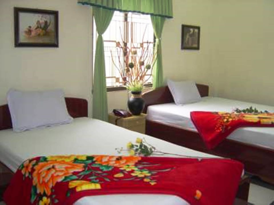Family Room | Minibar, rollaway beds (surcharge), WiFi (free)
