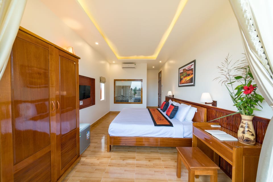 Panoramic Double Room, Lake View | Down comforters, minibar, desk, soundproofing