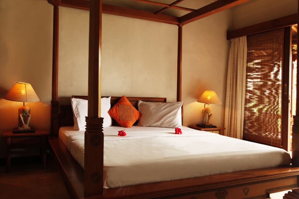 Superior Room, Garden View | Minibar, in-room safe, desk