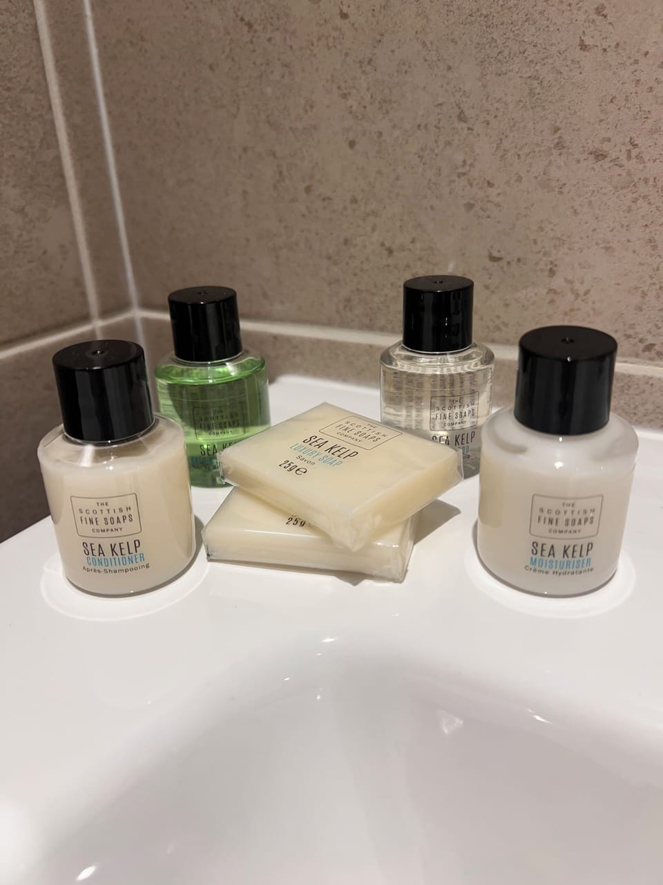 Superior Double Room | Bathroom | Free toiletries, hair dryer, towels, soap
