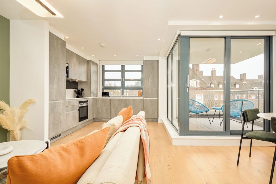Deluxe Apartment, Balcony | Individually decorated, individually furnished, desk, laptop workspace