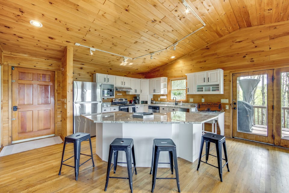 House (4 Bedrooms) | Interior