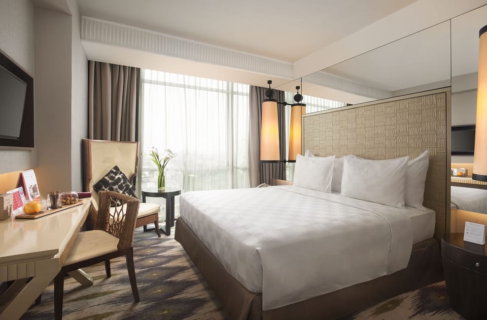 Executive Double Room | Premium bedding, memory foam beds, in-room safe, desk