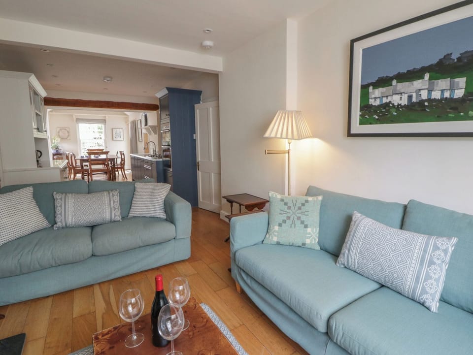 Cottage | Living area | Fireplace