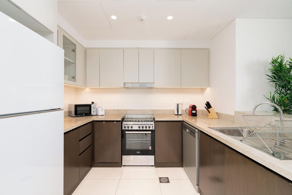 Premium Apartment, Harbor View | Private kitchen | Full-size fridge, microwave, oven, stovetop