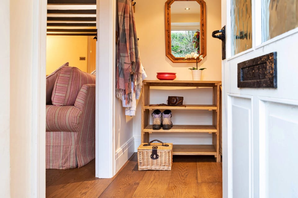 Cottage | Reception