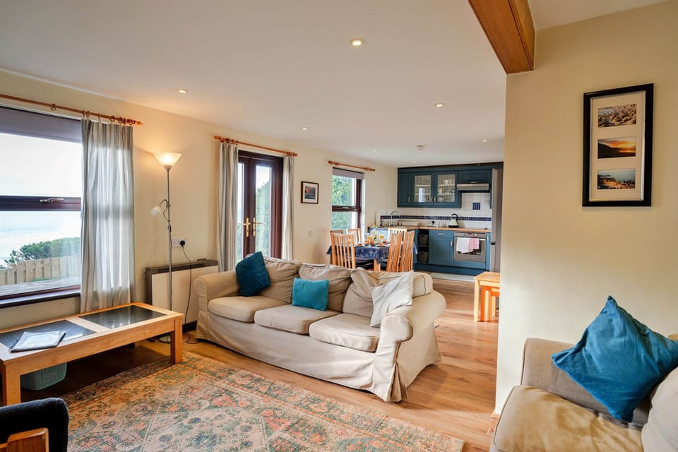 Cottage | Living area