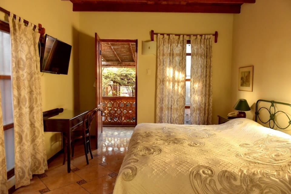 Superior Double Room | WiFi (free), bed sheets