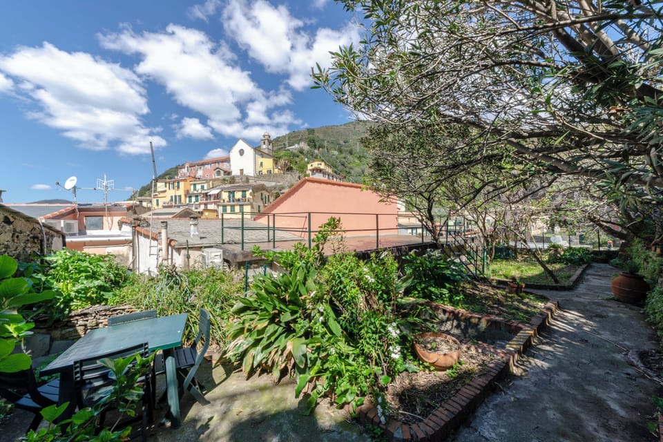 Standard Apartment, Multiple Bedrooms (Charming Flat In Vernazza) | Outdoor dining