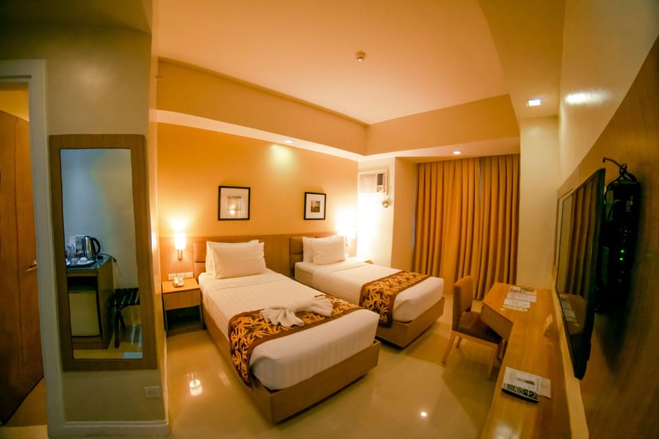 Deluxe Room, 2 Twin Beds | Premium bedding, in-room safe, desk, rollaway beds