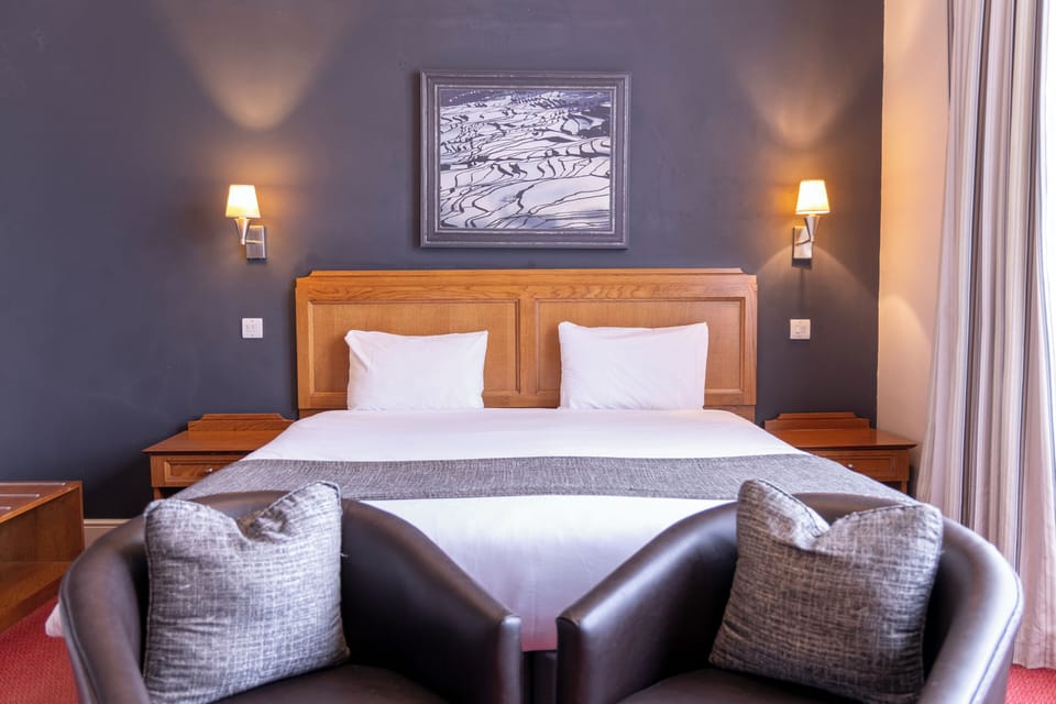 Family Room | Desk, free WiFi, bed sheets