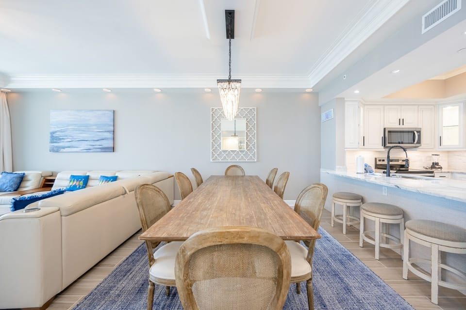 Condo, 3 Bedrooms | Dining