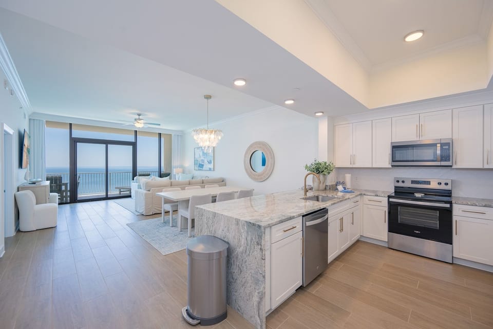 Condo, 3 Bedrooms | Private kitchen | Coffee/tea maker, fridge, oven