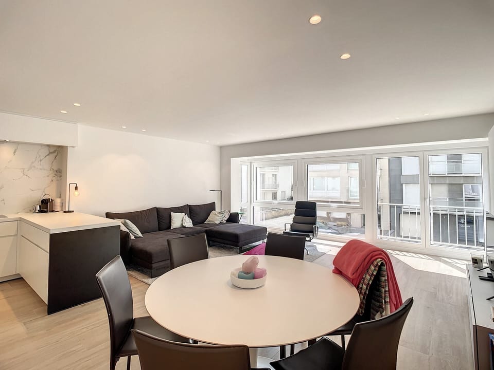 Apartment | Dining