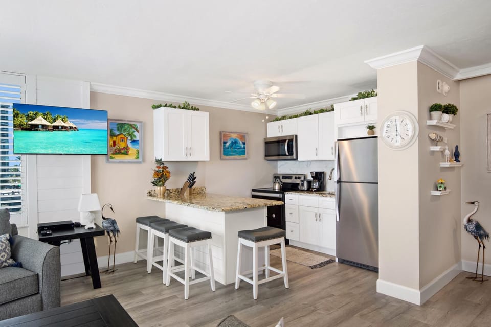 Condo, 1 King Bed with Sofa bed (Estero Beach & Tennis 207-A) | Interior