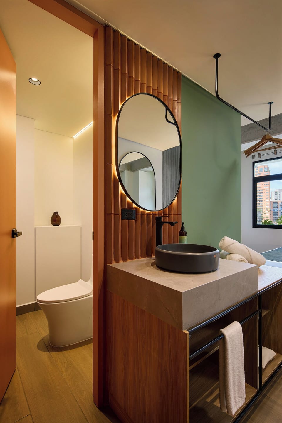 Standard Room | Minibar, in-room safe, desk, laptop workspace