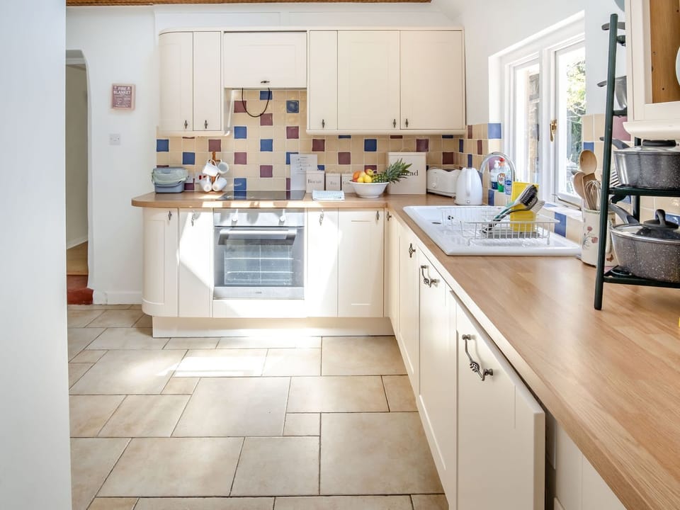 Dishwasher, cookware/dishes/utensils