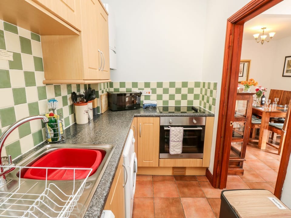 Dishwasher, cookware/dishes/utensils