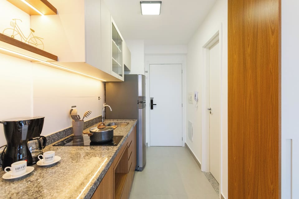 Studio | Private kitchen | Fridge, microwave, stovetop, cookware/dishes/utensils