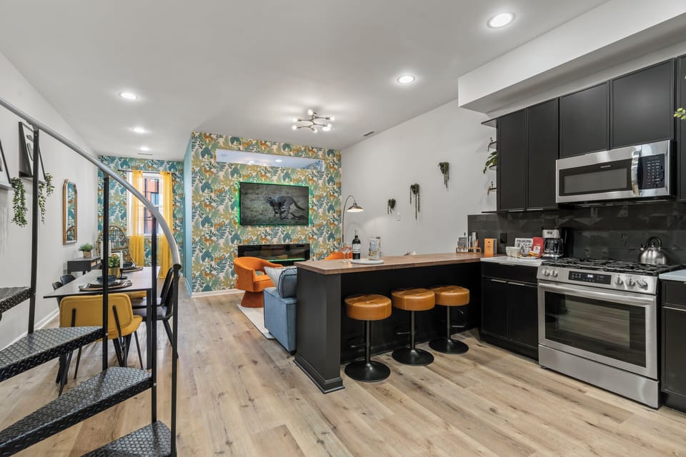 Condo, City View | Private kitchen | Coffee/tea maker, electric kettle