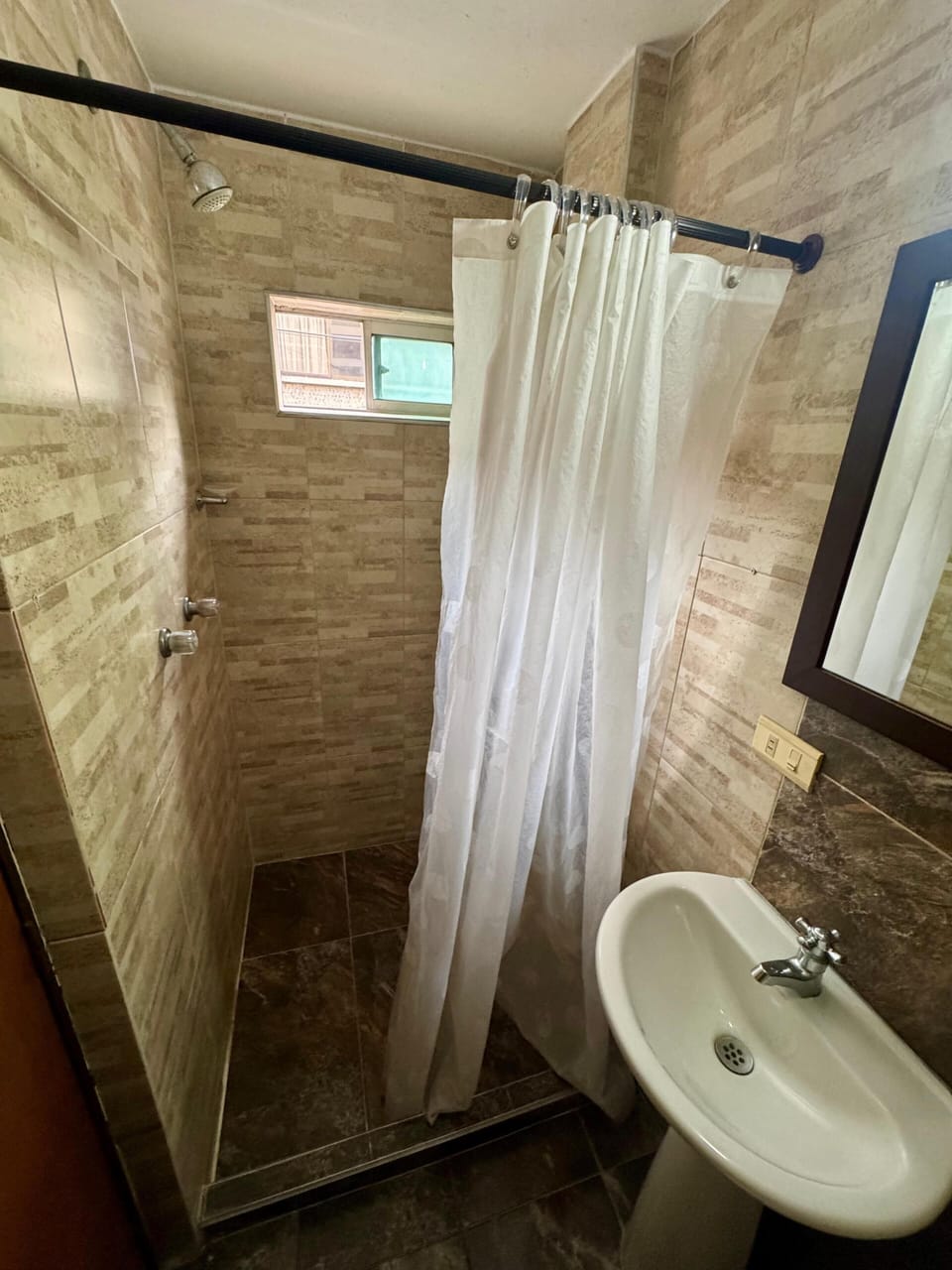 Economy Twin Room | Bathroom | Shower, bidet, towels, soap