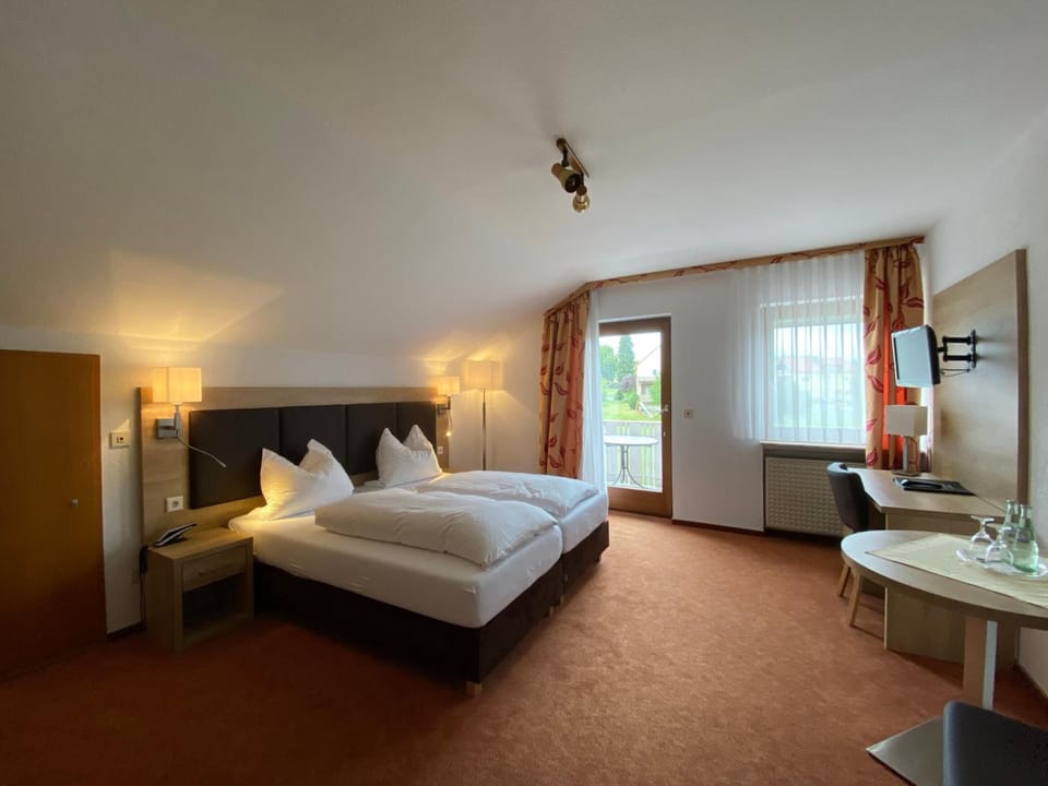 Premium bedding, in-room safe, desk, soundproofing
