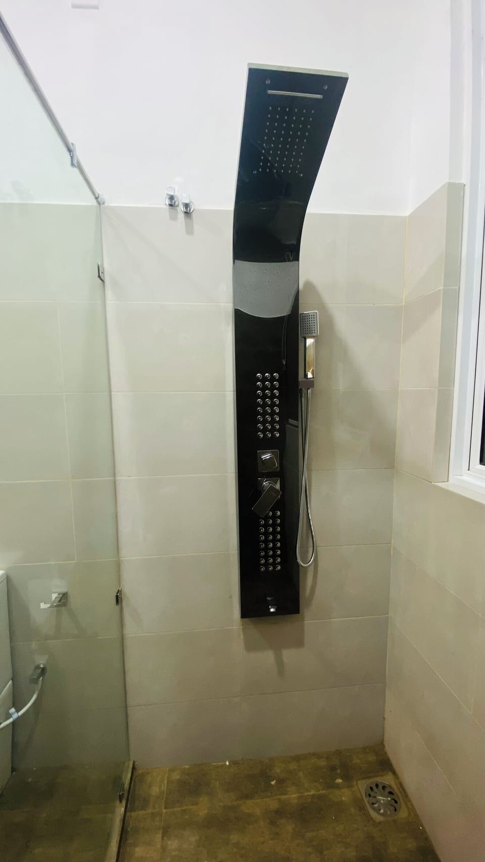 Executive Quadruple Room, Mountain View | Bathroom | Shower, hair dryer, slippers, towels