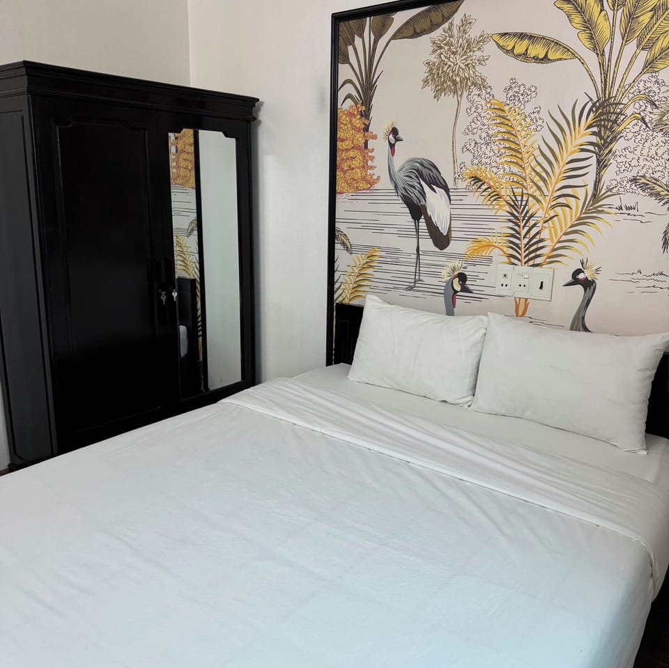 Standard Room, 1 Queen Bed, City View | Hypo-allergenic bedding, minibar, free WiFi