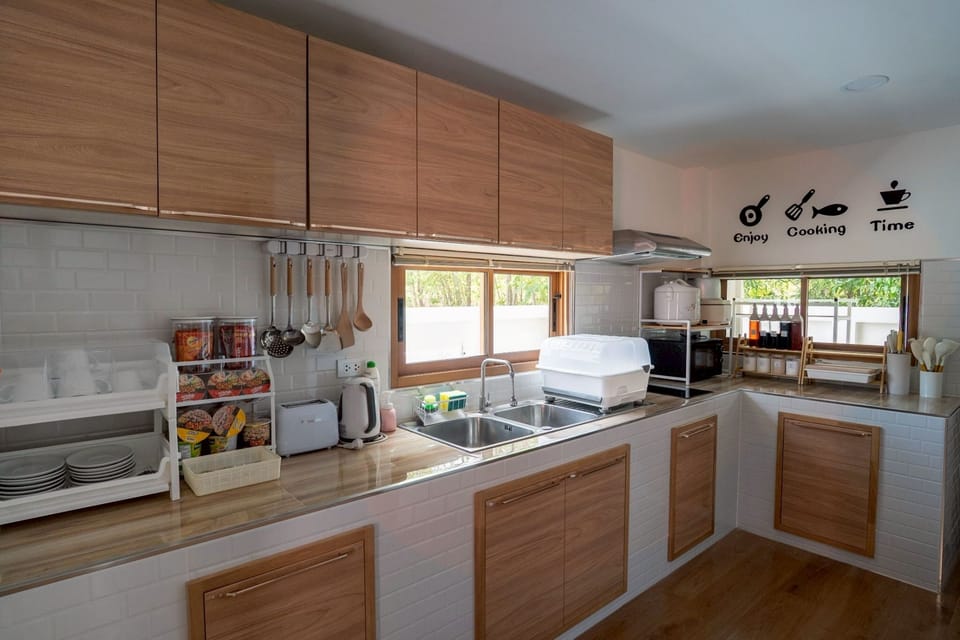 Deluxe Villa, 3 Bedrooms, Pool View | Shared kitchen | Microwave, rice cooker