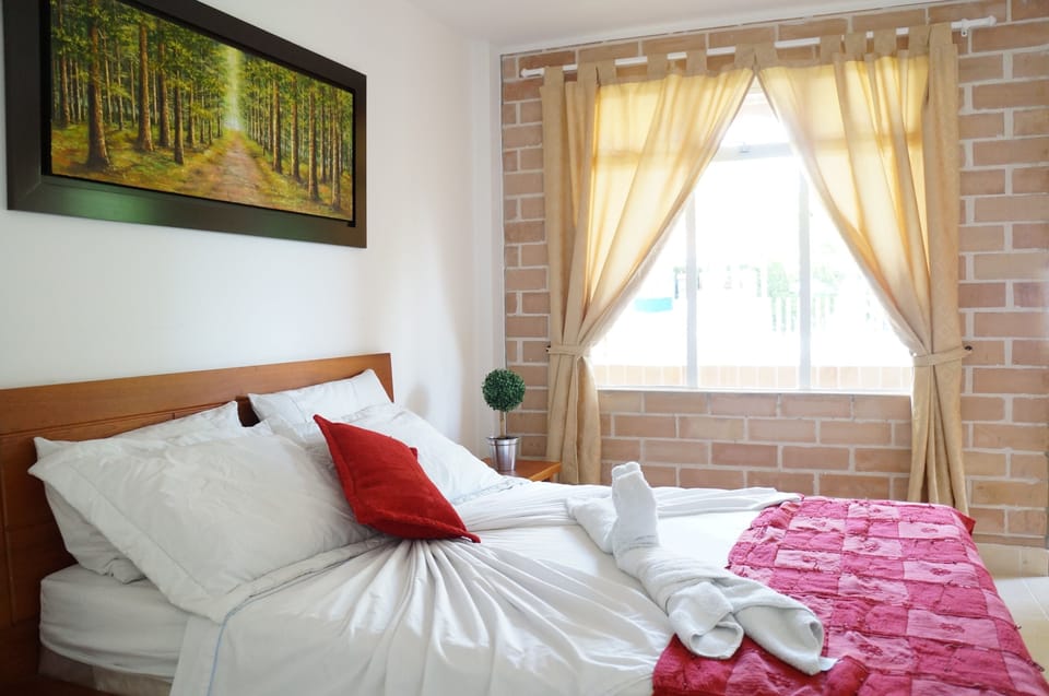 Standard Room | Laptop workspace, free WiFi, bed sheets