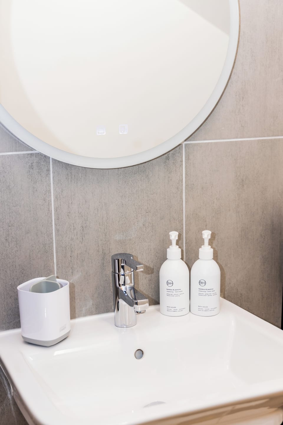 Deluxe Double Room | Iron/ironing board, free WiFi