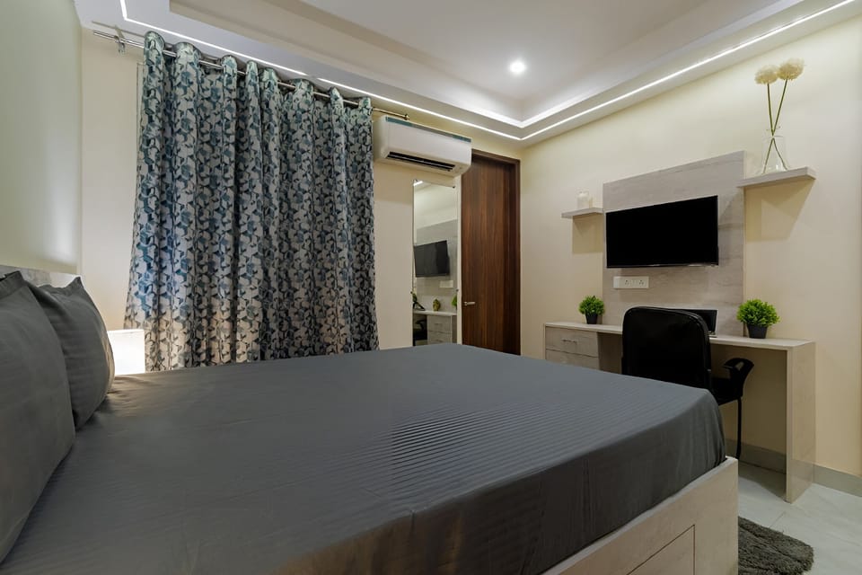 Comfort Double Room, Balcony, City View | Desk, laptop workspace, blackout drapes, rollaway beds