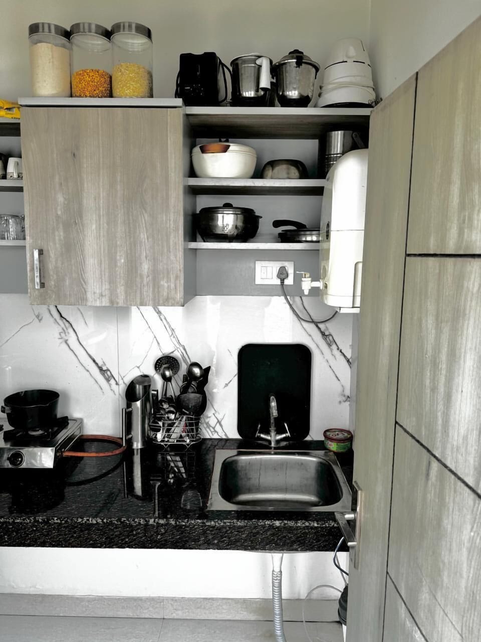 Family Cottage | Private kitchen | Shared fridge, microwave, dishwasher, cookware/dishes/utensils