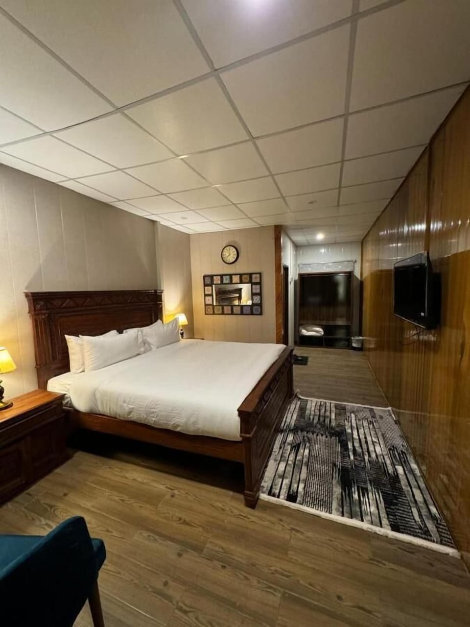 Studio Suite, Lake View | Iron/ironing board, WiFi (free)